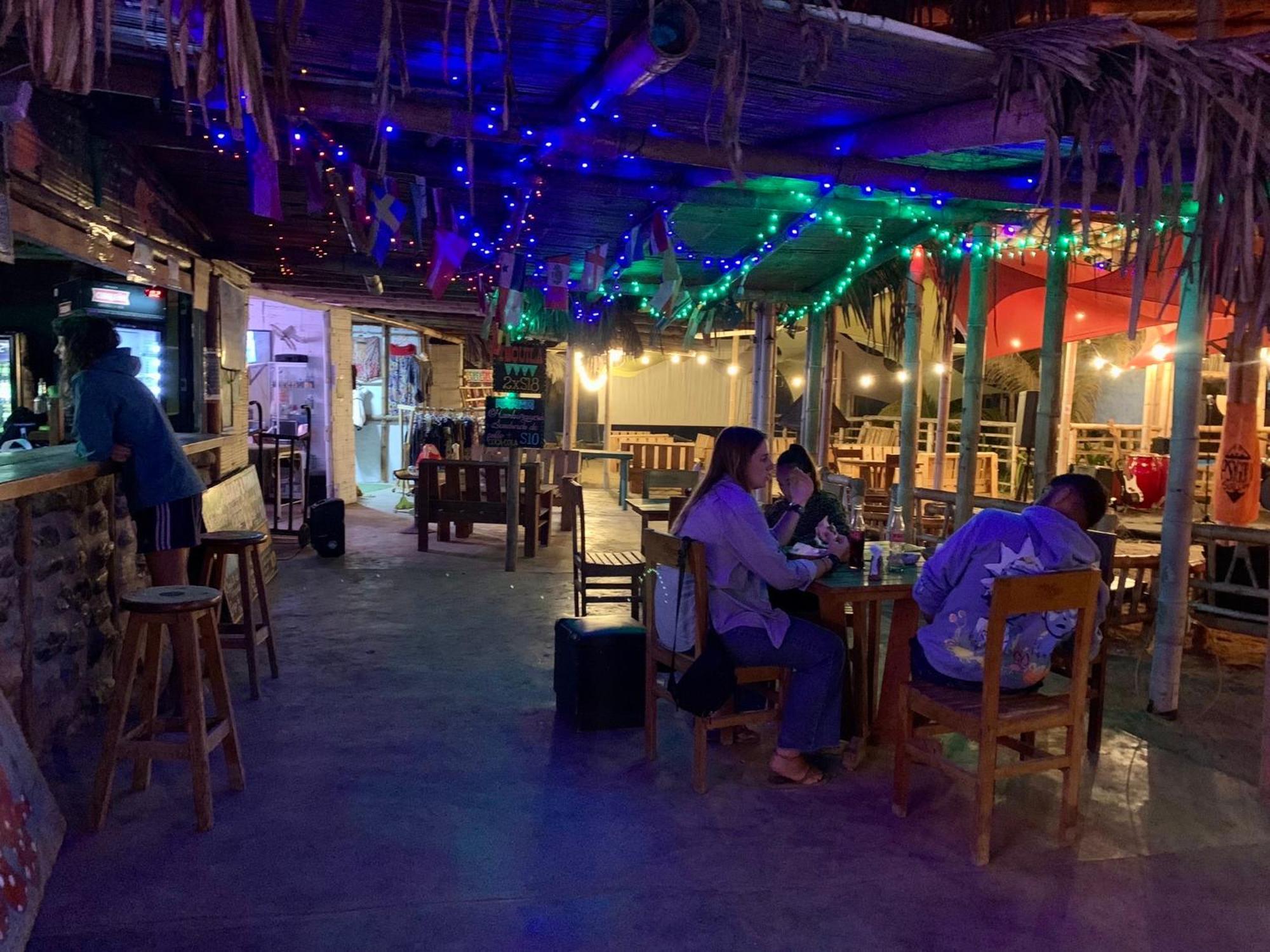 Saigon Backpackers Hostel Mancora Luaran gambar